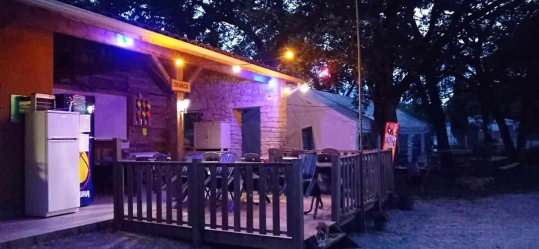 Camping Le Bel Air Mobil Home Le Cornouiller 4 Personnes Limogne-en-Quercy Eksteriør billede